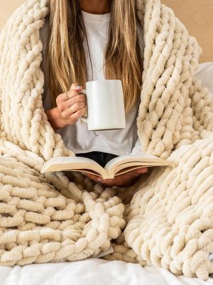 Chunky Knit Blanket Throw 50x60", Cream Chenille Chunky Knit Throw Blanket for Living Room Decor or Boho Decor, Thick Yarn Knitted Blankets for Couch or Bed, Cable Knitted Crochet Blankets